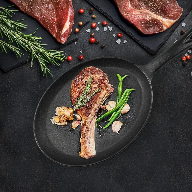 Fajita pan set with wooden tray, anti-heat gloves and cast iron frying pan is suitable for home barbecue kitchens and party restaurants