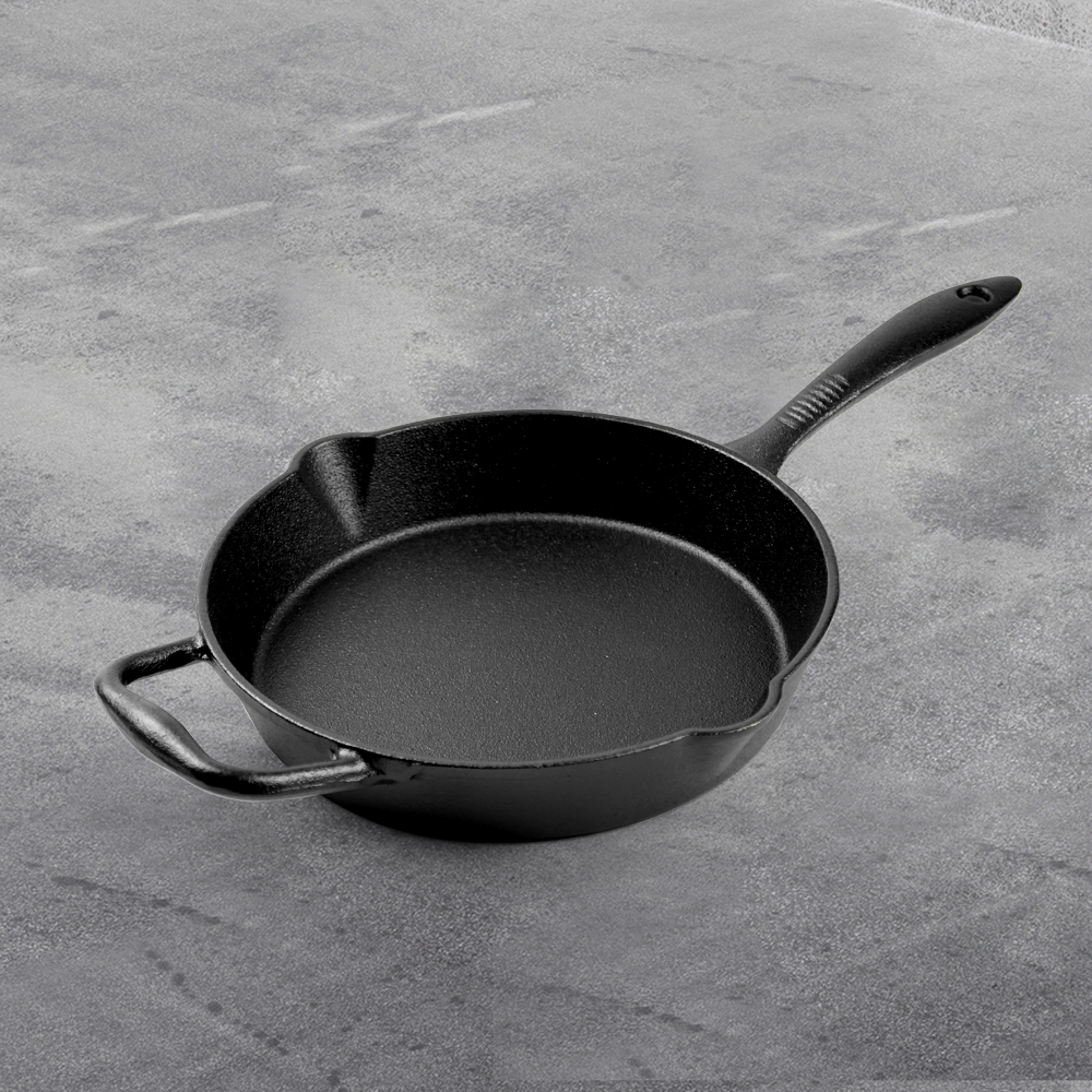 Cast iron frying pan with perforated handle,cast iron cookware with pouring port,convenient for indoor/outdoor use,stove/barbecue/oven/bonfire