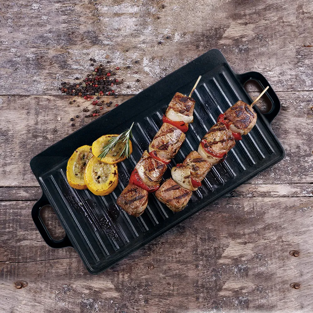 2-in-1 double-sided cast iron baking pan with handle, pre-treated non-stick pan, suitable for gas stoves, ovens and open flames.