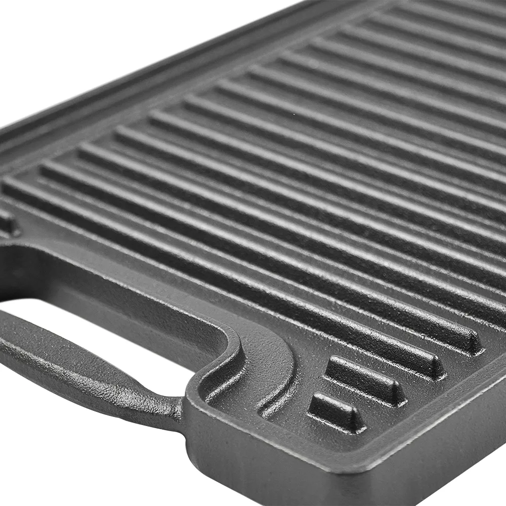 Double-sided cast iron double-burner baking tray, multi-purpose pre-treated pancake pan with handle - suitable for most stoves, grills and fireplaces.