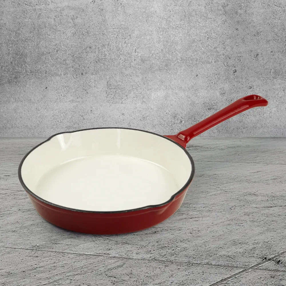 Enamel cast iron frying pan with enamel coating, suitable for stoves and ovens