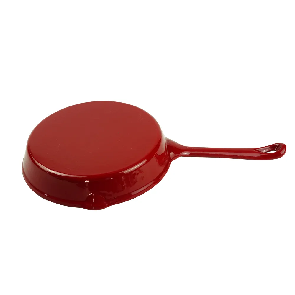 Enamel cast iron frying pan with enamel coating, suitable for stoves and ovens