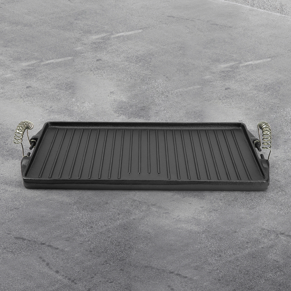 Double-sided cast iron grill/baking tray pre-treated cooking surface - smooth and ribbed - suitable for stoves, barbecues or bonfires
