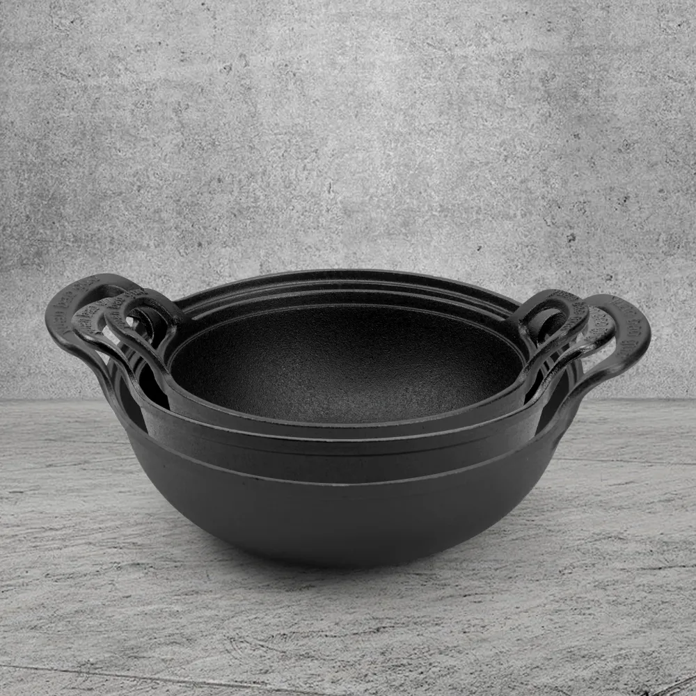 Cast iron wok with handle, multi-functional wok suitable for ovens, stoves or barbecue grills