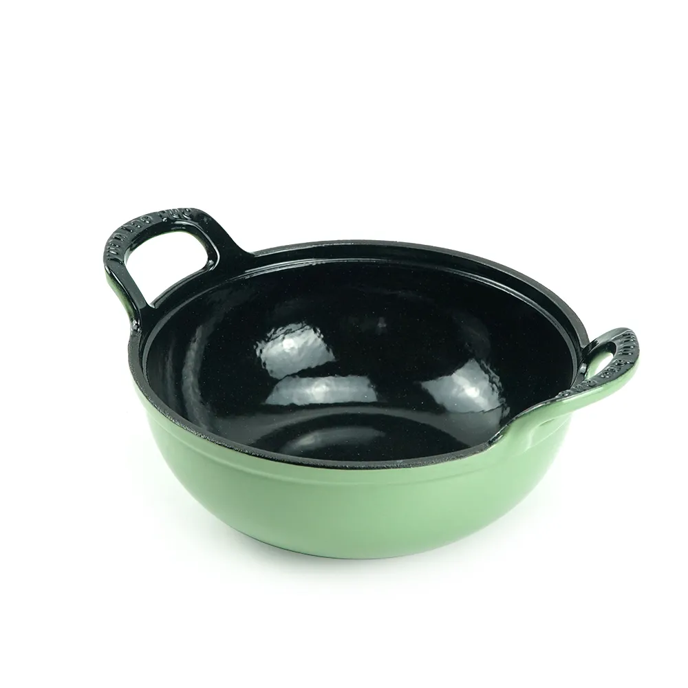 Cast iron wok with handle, multi-functional wok suitable for ovens, stoves or barbecue grills