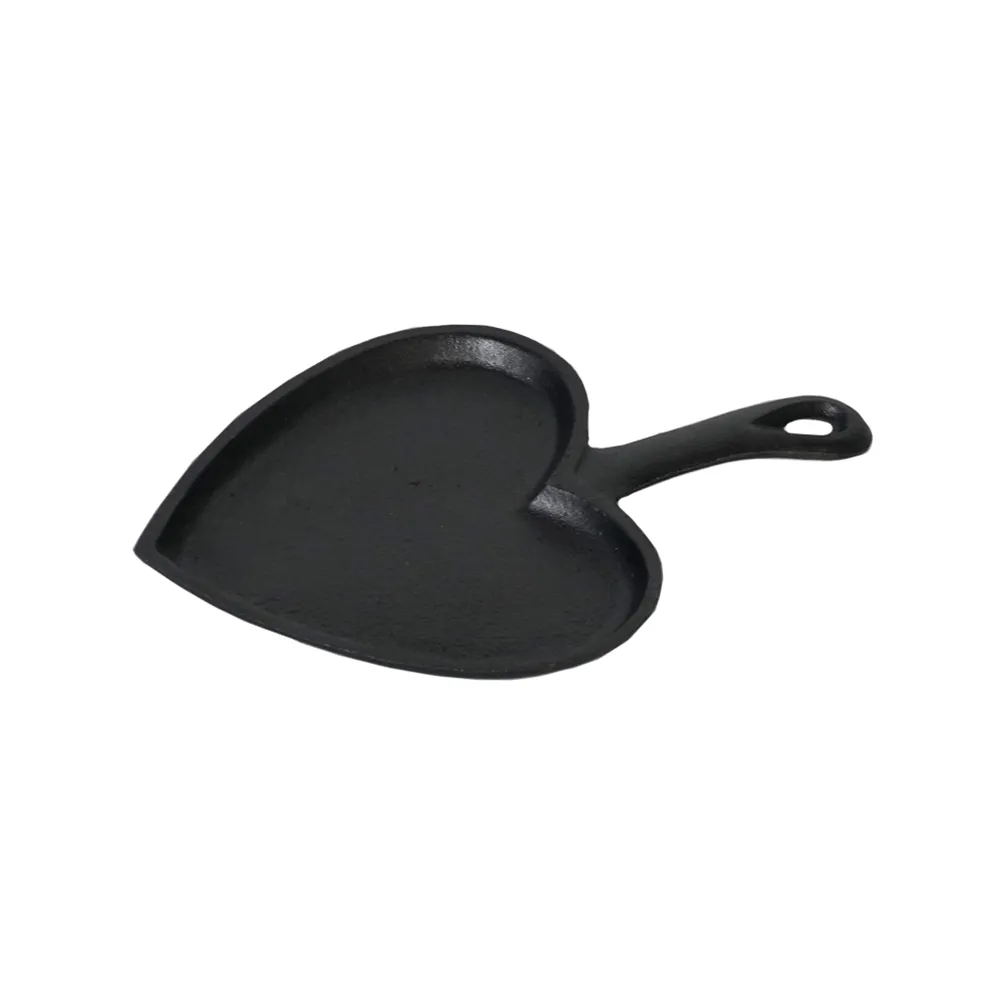 Mini cast-iron frying pan, heart-shaped egg frying pan, suitable for stoves and ovens, both indoor and outdoor use