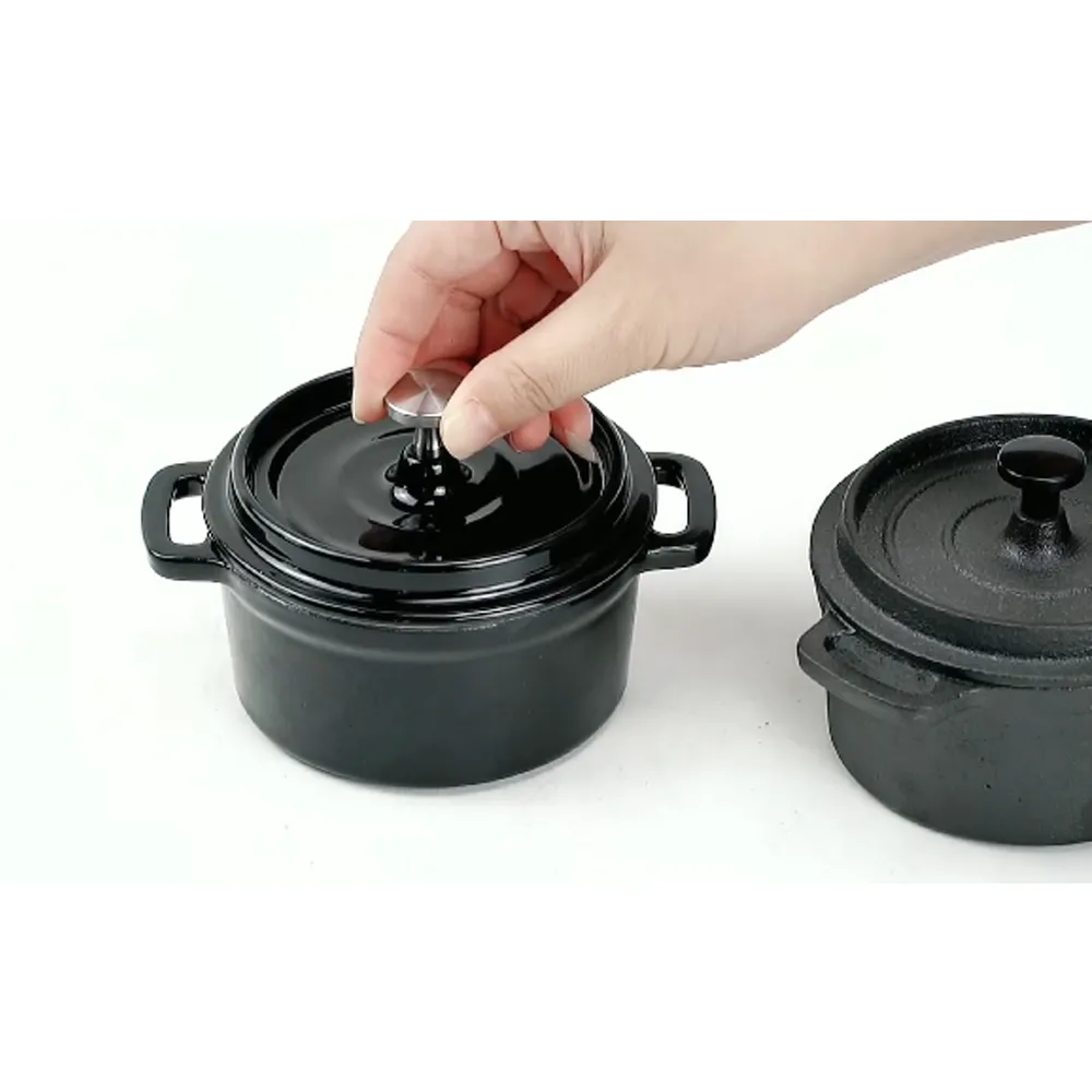 Dutch baking pan, mini cast iron pot with lid, round stew pot with handle, suitable for oven