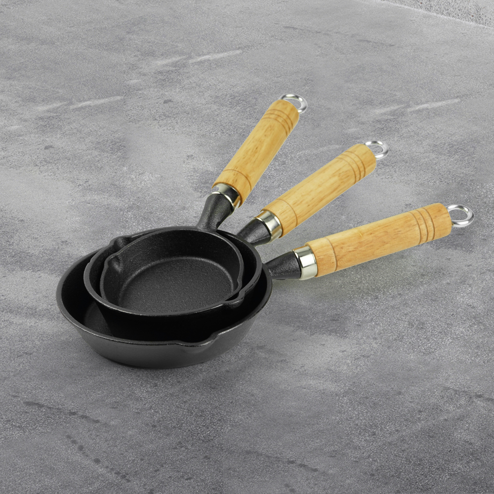 Mini cast iron frying pan, round non-stick pan, 2 gates, portable small egg pan with hanging wooden handle
