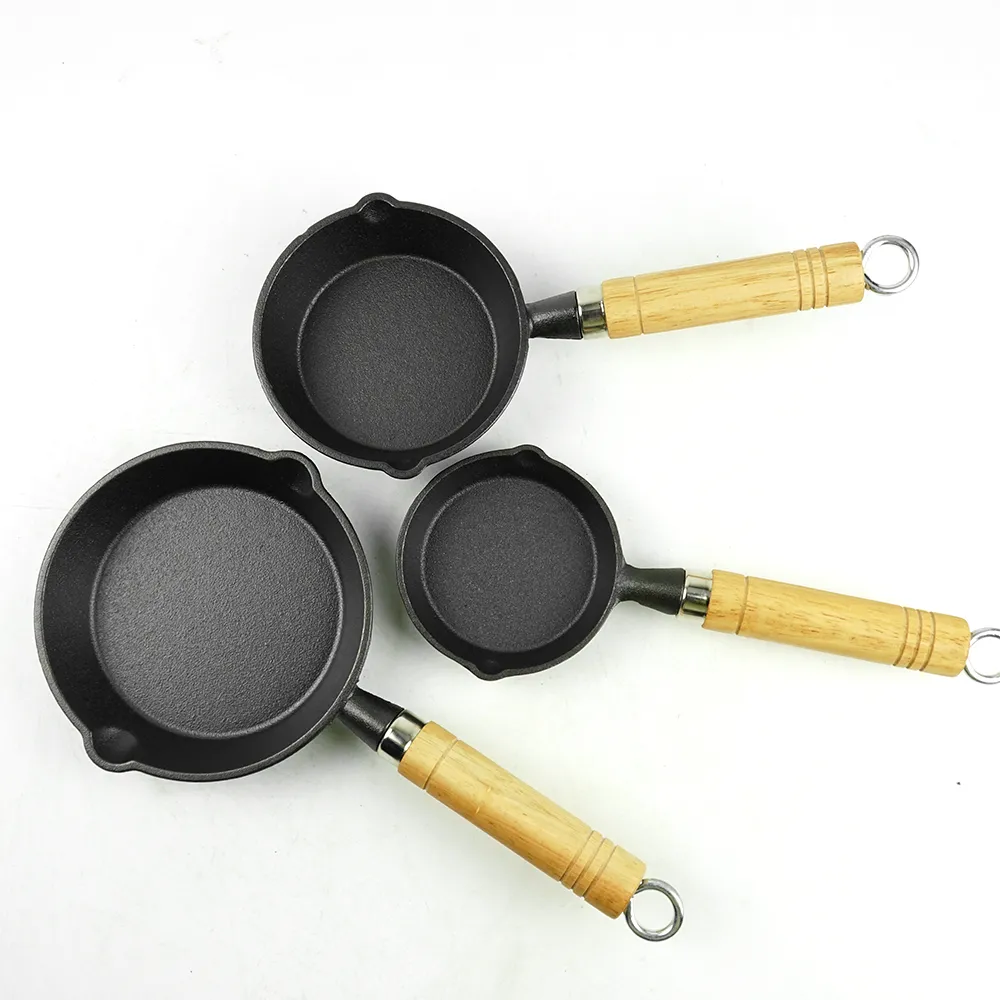 Mini cast iron frying pan, round non-stick pan, 2 gates, portable small egg pan with hanging wooden handle