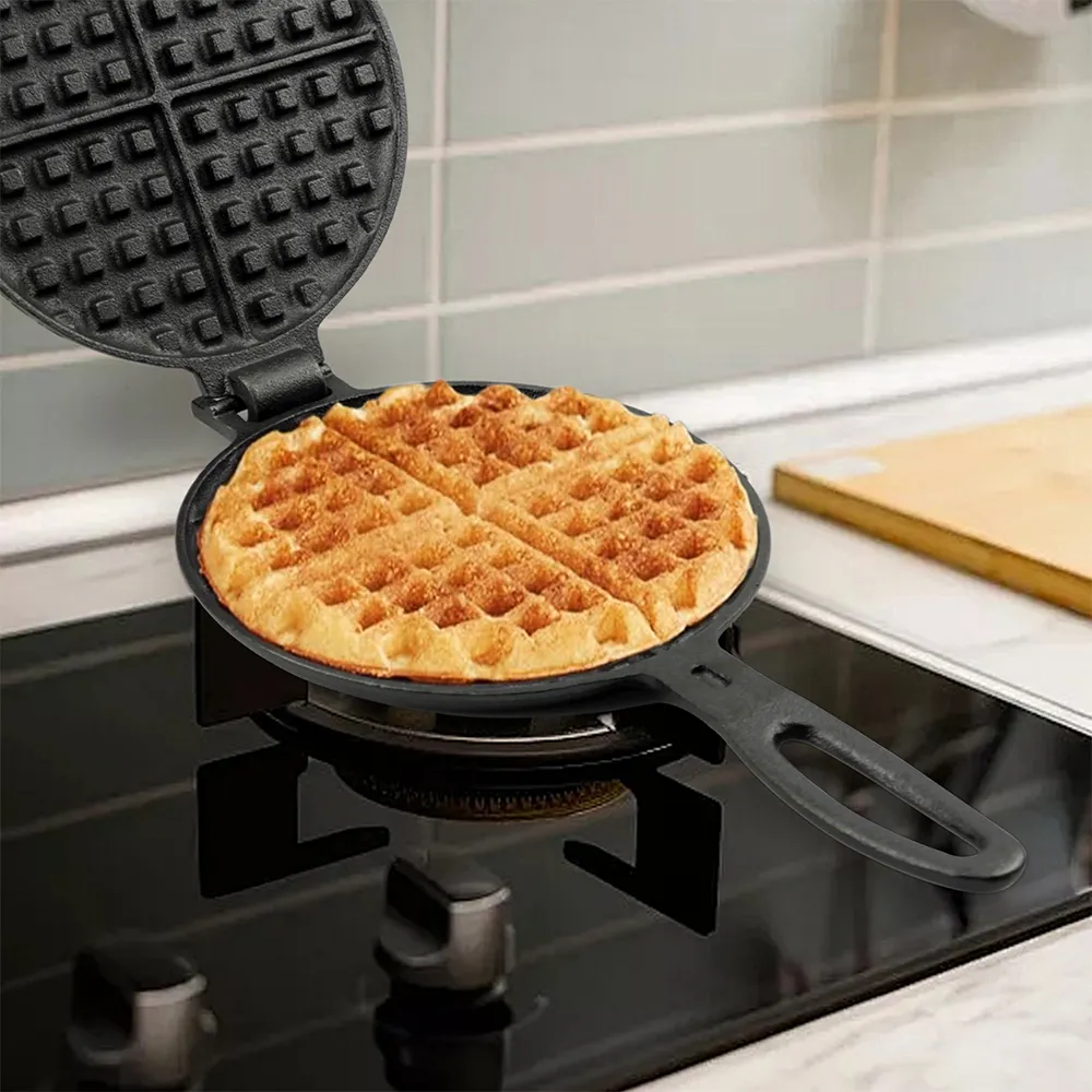 Cast iron waffle pot two-piece hinge waffle iron