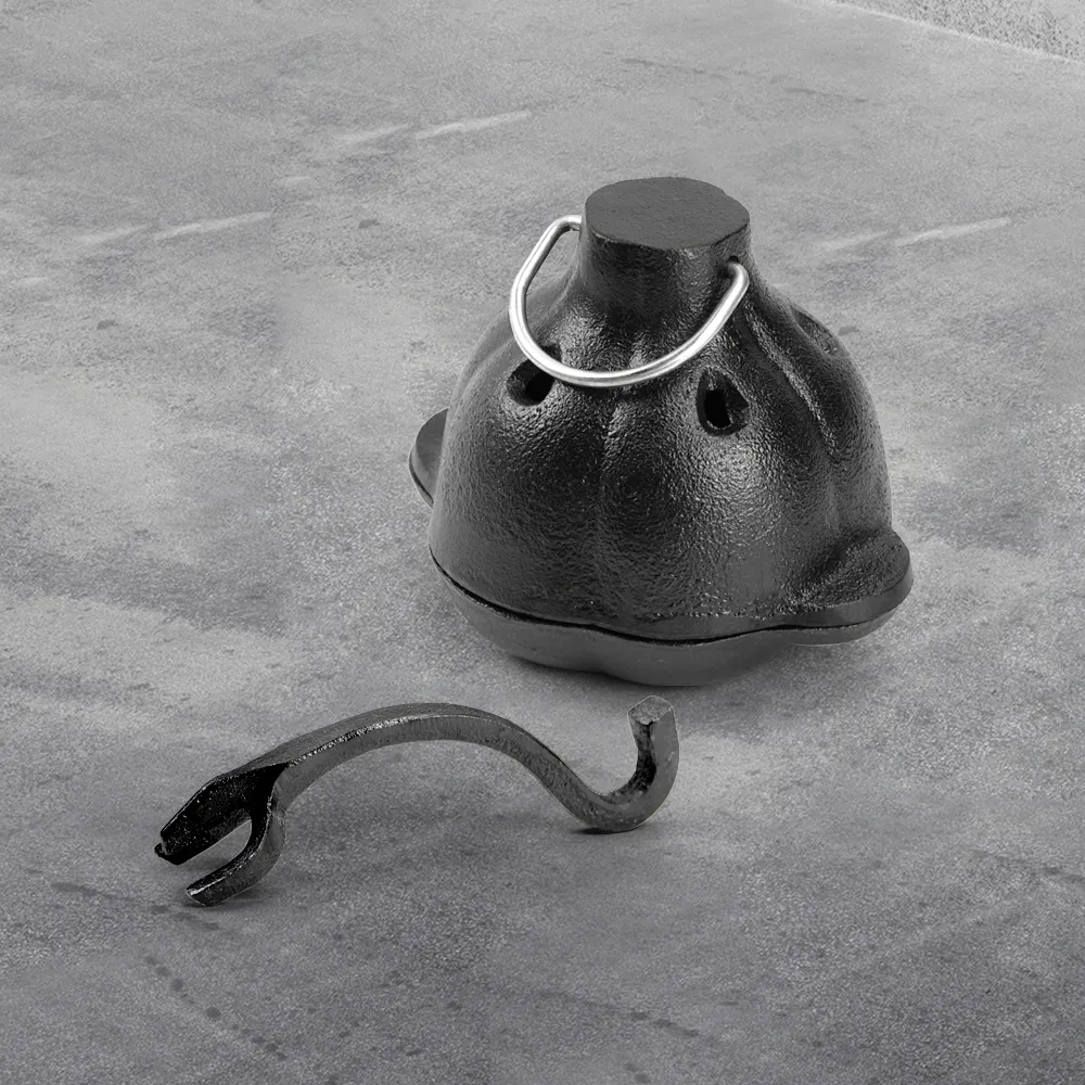 Cast iron garlic oven with a ventilated lid - for roasting garlic, potatoes and vegetables