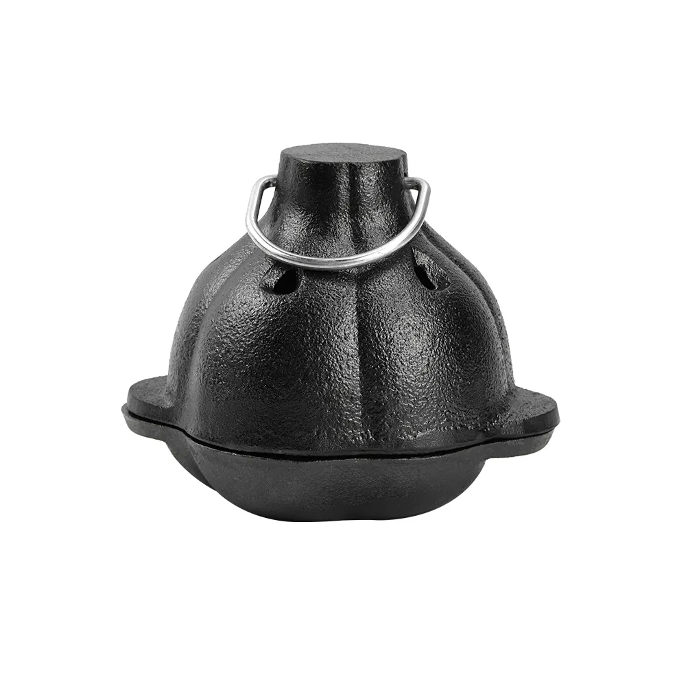 Cast iron garlic oven with a ventilated lid - for roasting garlic, potatoes and vegetables