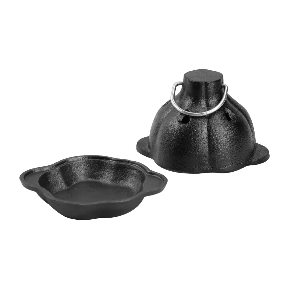 Cast iron garlic oven with a ventilated lid - for roasting garlic, potatoes and vegetables