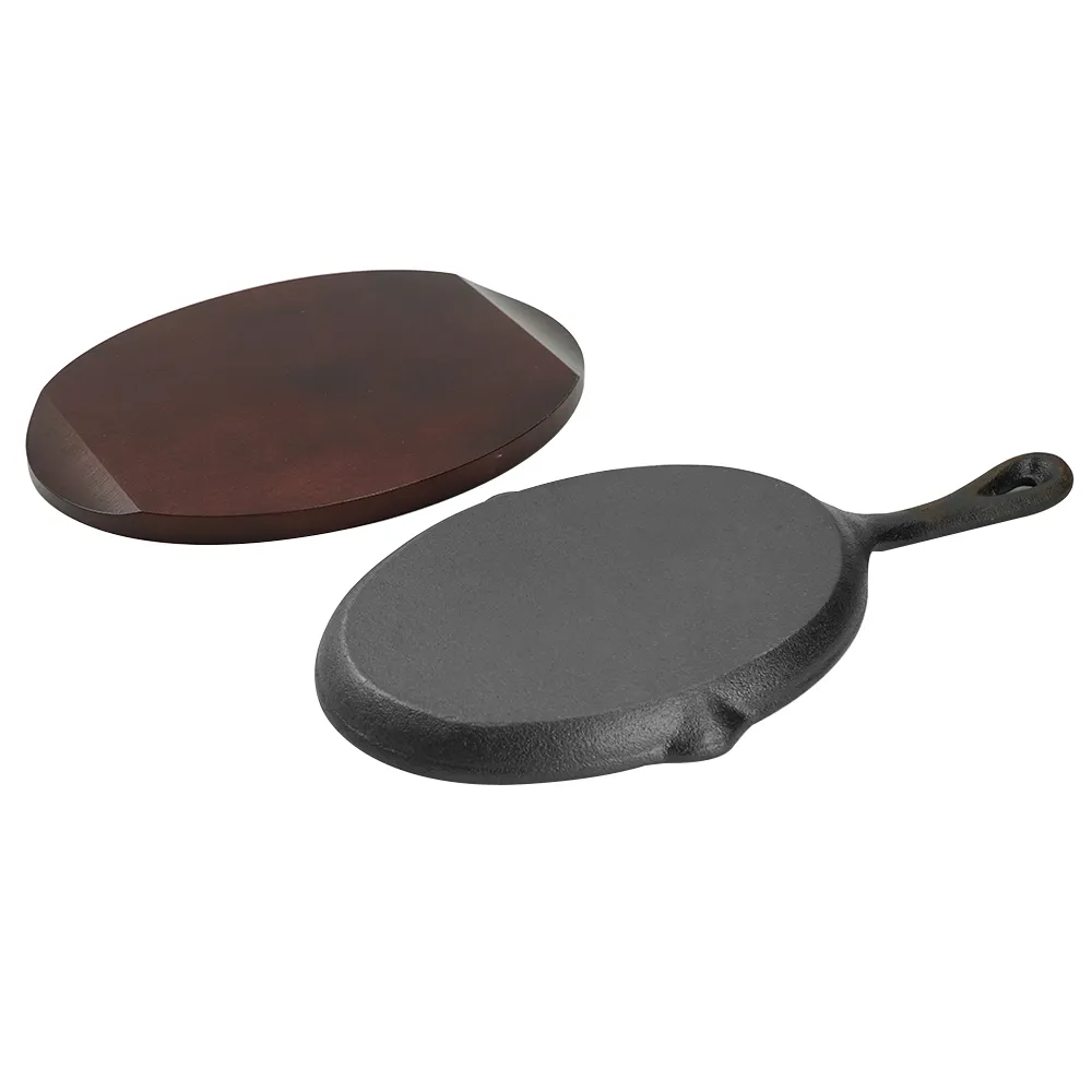 Fajita cast-iron frying pan with a wooden tray