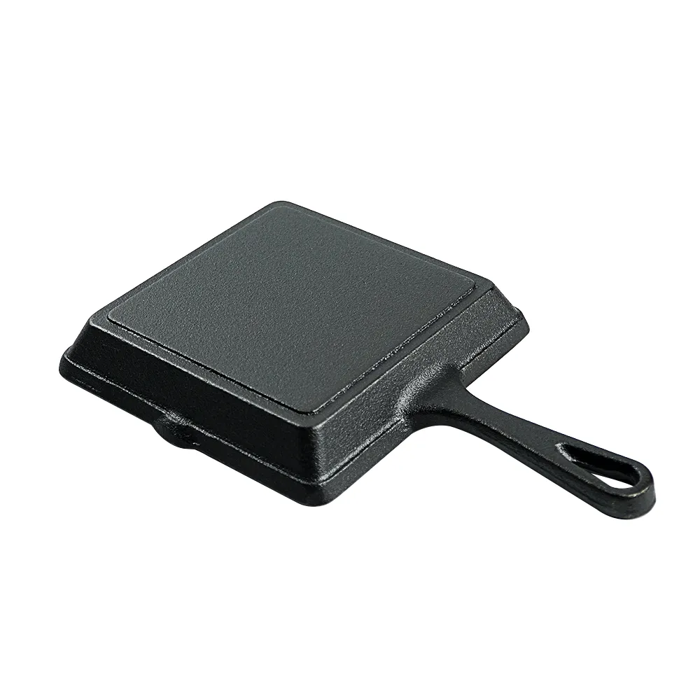 Cast iron mini omelette pan with double spouts and handle