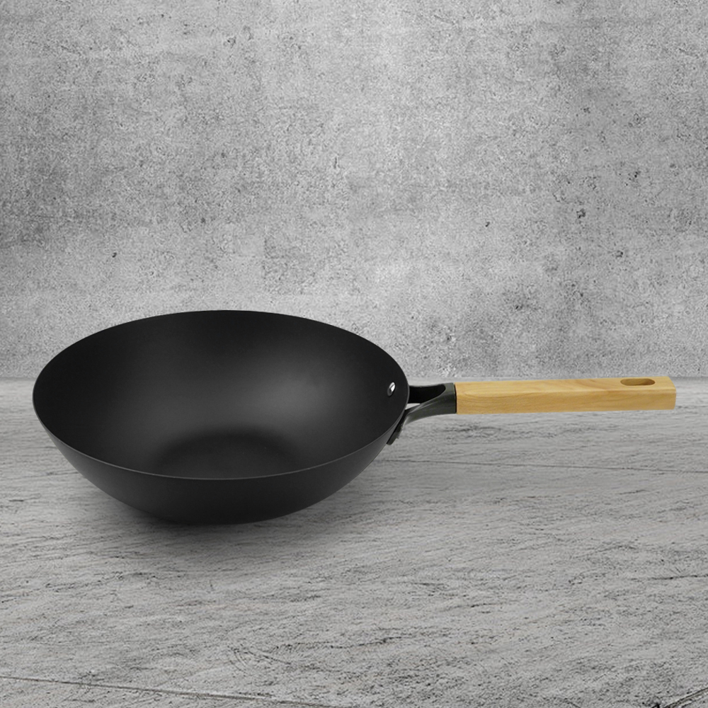 Classic nitrided cast iron deep frying pan, comfortable wooden handle