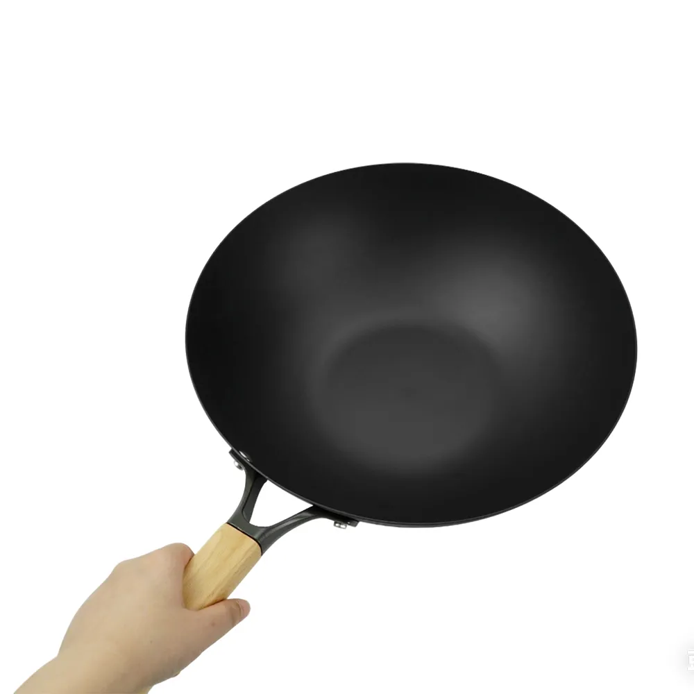 Classic nitrided cast iron deep frying pan, comfortable wooden handle