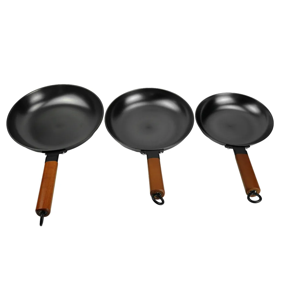 Nitrided cast iron frying pan, square wooden-handled frying pan