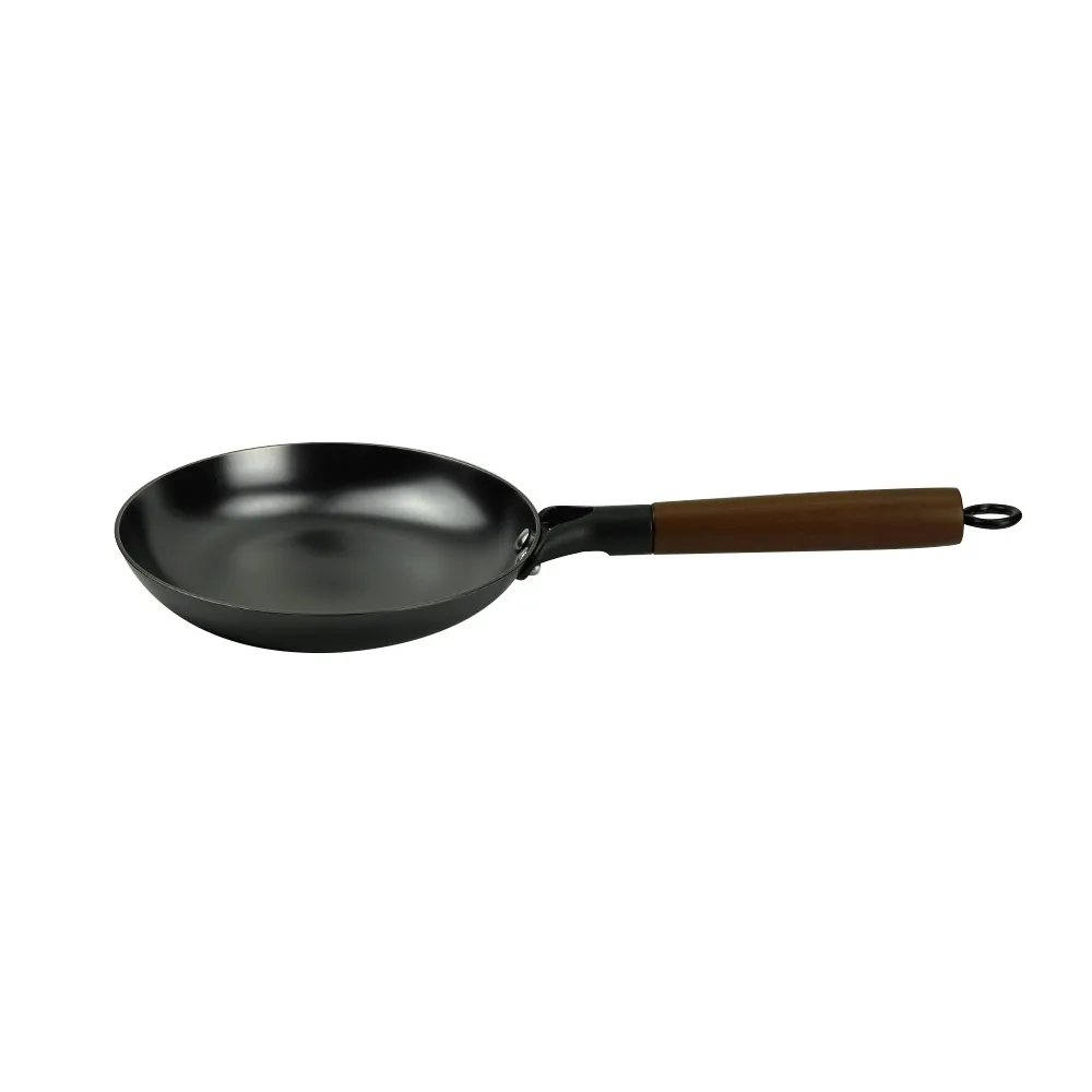 Nitrided cast iron frying pan, wooden-handled frying plate