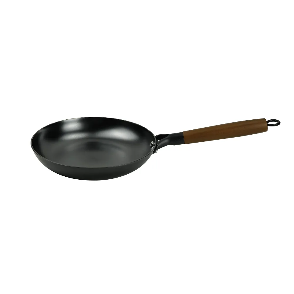 Nitrided cast iron frying pan, wooden-handled frying plate
