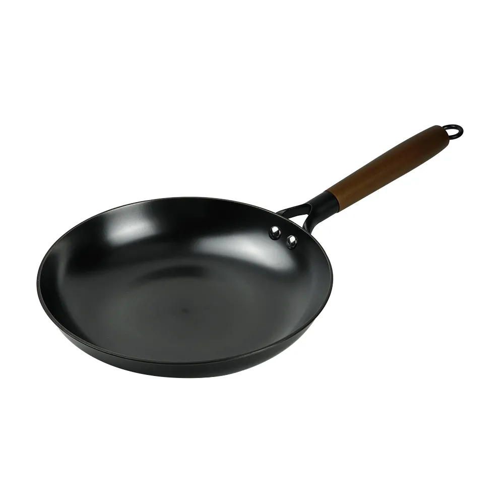 Nitrided cast iron frying pan, wooden-handled frying plate