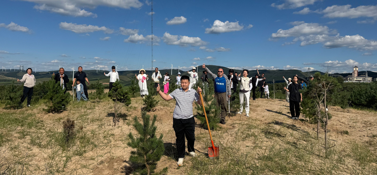 Hebei businesspeople unite to plant new greenery and jointly build an ecological protection line