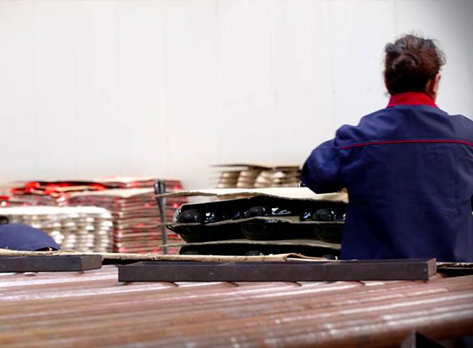 Busy Cookware Production at Hebei Chuihua Casting